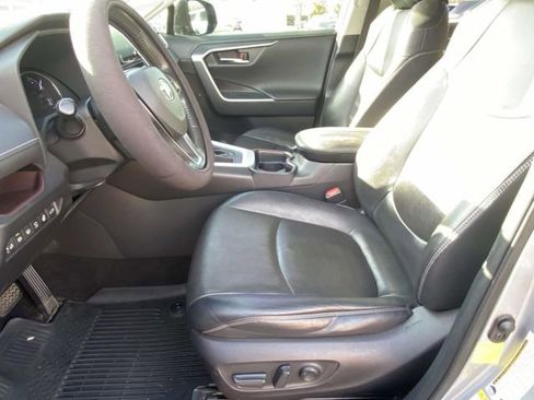 Used 2019 Toyota RAV4 Limited w/ Advanced Technology Package image 13