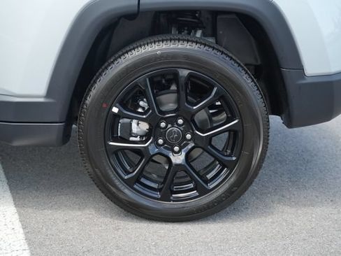 New 2026 Jeep Compass Latitude AWD/4WD image 42
