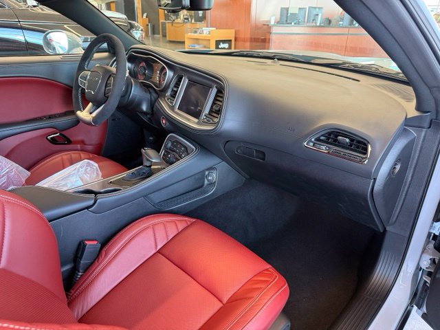 Used 2022 Dodge Challenger SRT Hellcat RWD image 8