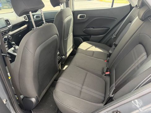 Used 2024 Hyundai Venue SEL FWD image 22