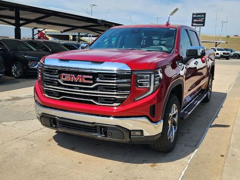 New 2026 GMC Sierra 1500 SLT image 8