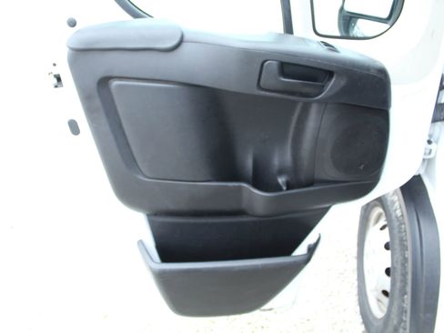 Used 2019 RAM ProMaster 2500 w/ Interior Convenience Group image 7