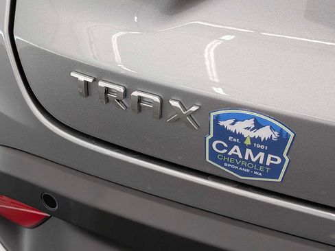New 2026 Chevrolet Trax LT w/ Sunroof Package FWD image 11