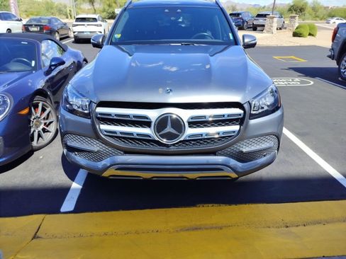 Used 2022 Mercedes-Benz GLS 450 4MATIC image 2