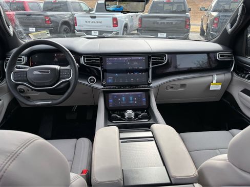 New 2026 Jeep Grand Wagoneer Summit w/ Premium Group III image 38