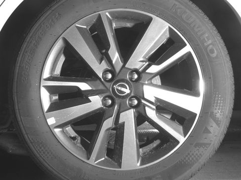 Used 2025 Nissan Versa SV image 14