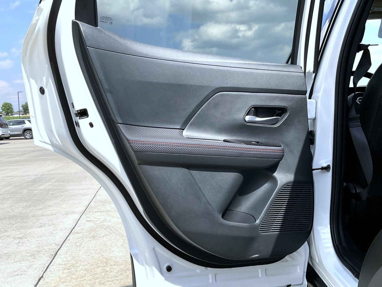 Certified 2025 Nissan Kicks SR AWD/4WD image 21