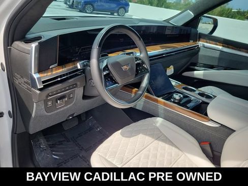 Used 2025 Cadillac Escalade ESV Sport Platinum w/ LPO, ONYX Package AWD/4WD image 22