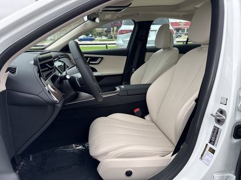 New 2025 Mercedes-Benz E 350 4MATIC Sedan image 16