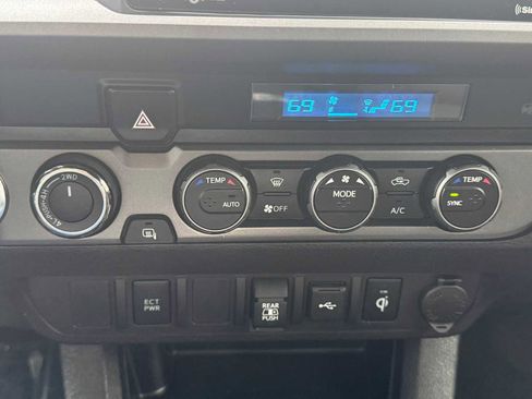 Used 2023 Toyota Tacoma TRD Sport AWD/4WD image 23