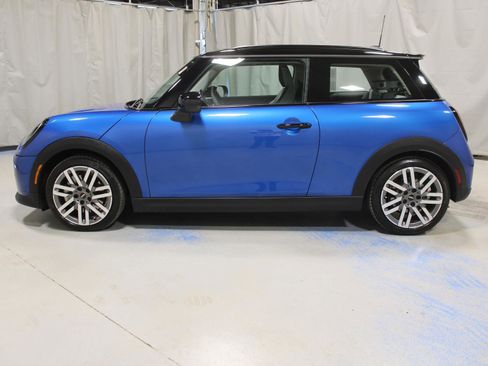 Certified 2025 MINI Cooper S image 5