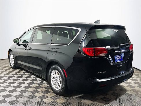 Used 2024 Chrysler Voyager LX image 6