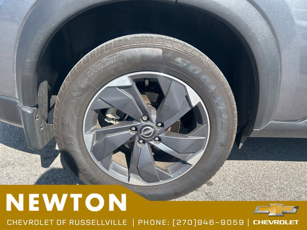 Used 2025 Nissan Rogue SV FWD image 17