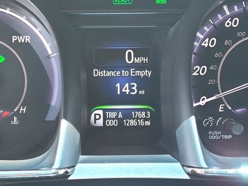 Used 2016 Toyota Avalon Limited w/ Toyota Safety Sense Package FWD image 23