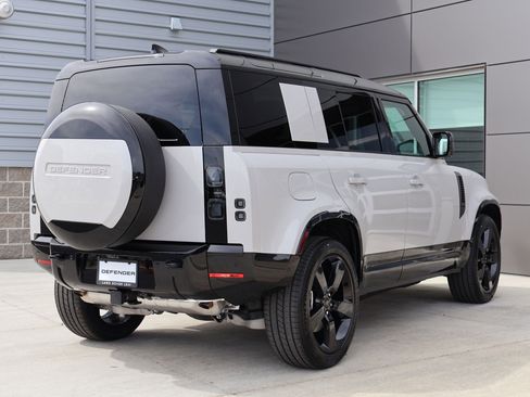 New 2026 Land Rover Defender 110 X-Dynamic SE AWD/4WD image 5