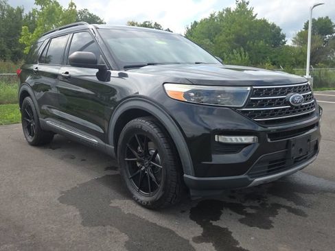 Used 2020 Ford Explorer XLT w/ Equipment Group 202A AWD/4WD image 1