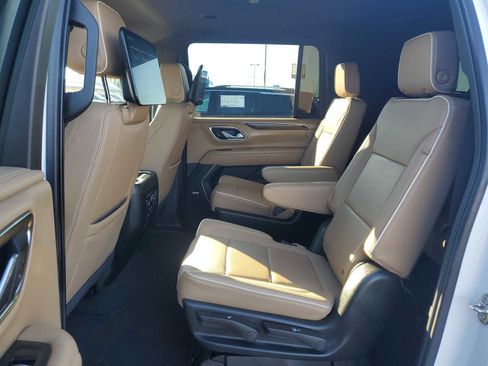 Certified 2024 Chevrolet Suburban Premier image 14