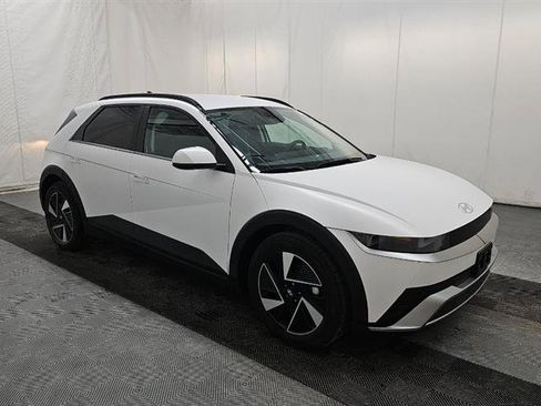 Used 2025 Hyundai Ioniq 5 SEL image 3