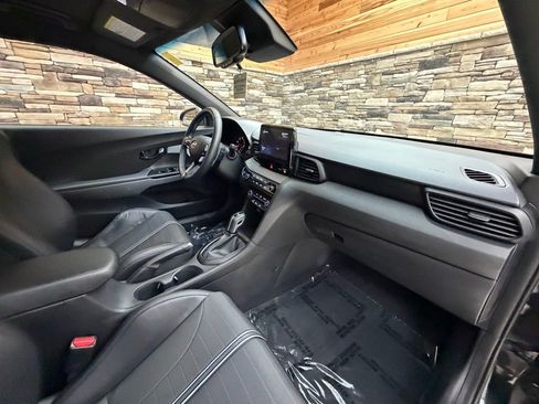 Used 2022 Hyundai Veloster N image 13