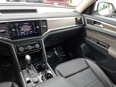 Used 2022 Volkswagen Atlas SEL AWD/4WD image 17