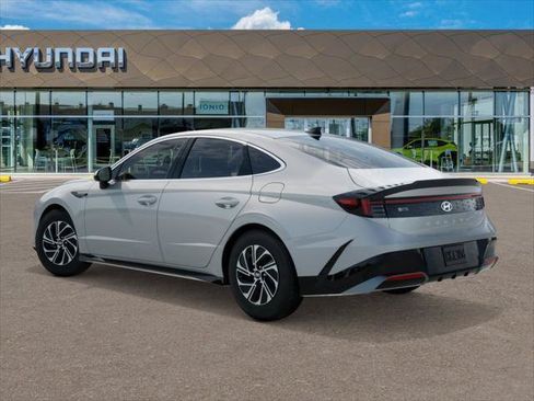 New 2026 Hyundai Sonata Blue FWD image 5