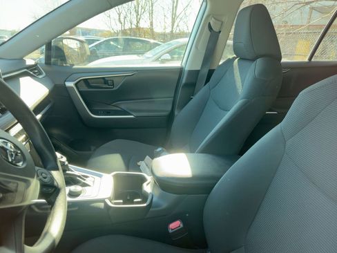 Used 2025 Toyota RAV4 LE image 7