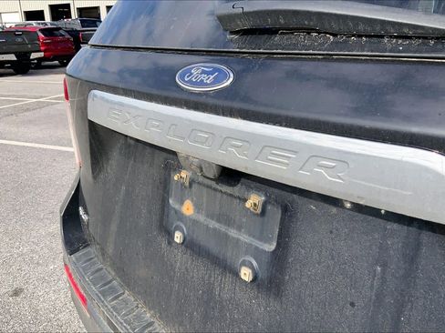 Certified 2020 Ford Explorer XLT w/ Comfort Package image 30