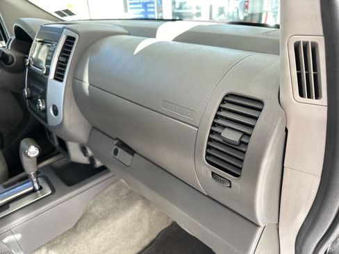 Used 2016 Nissan Frontier SV image 33