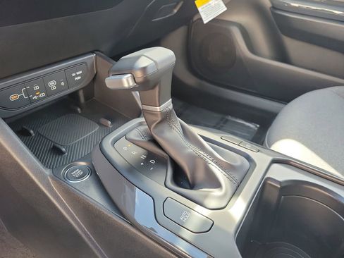 Used 2025 Kia K4 EX image 30