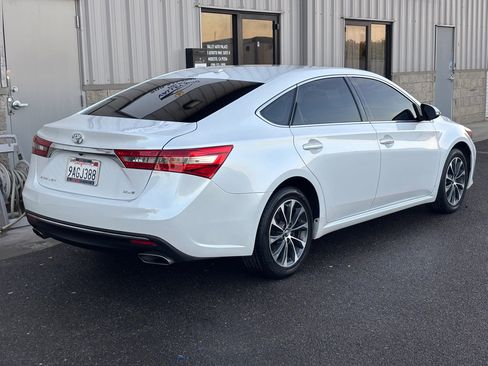 Used 2017 Toyota Avalon XLE Plus image 3