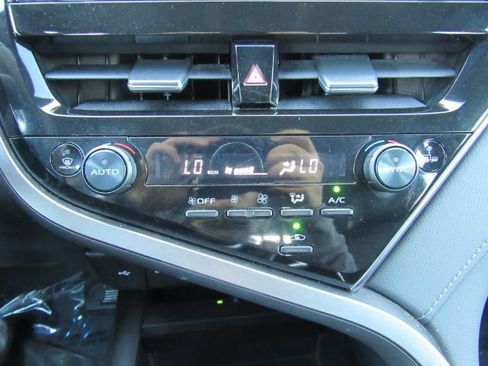 Used 2024 Toyota Camry XLE image 43