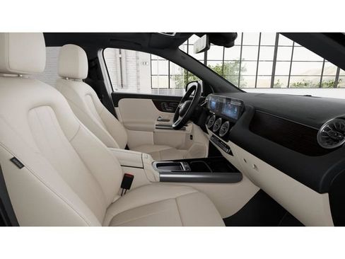 Certified 2026 Mercedes-Benz GLA 250 4MATIC image 4
