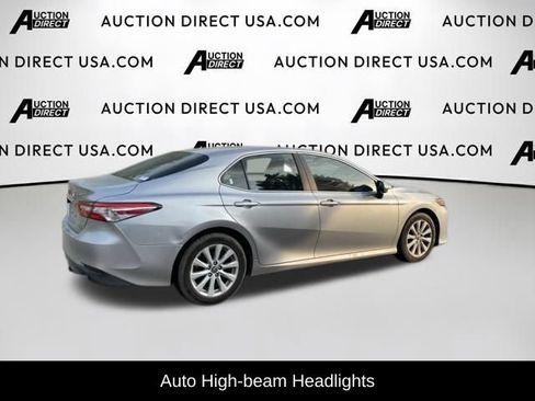 Used 2018 Toyota Camry LE FWD image 8