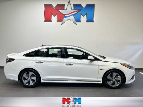 Used 2016 Hyundai Sonata Limited w/ Option Group 02 FWD image 1