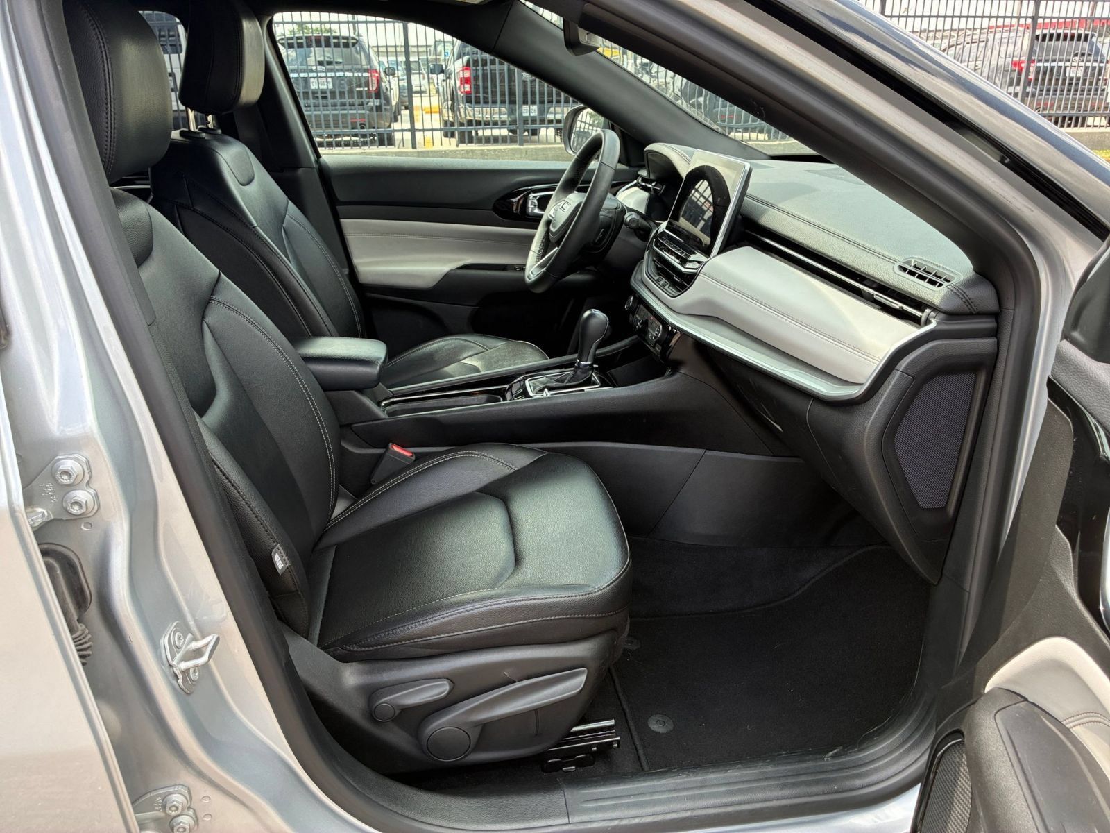 Used 2025 Jeep Compass Limited AWD/4WD image 36