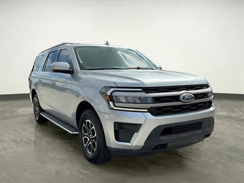 Certified 2023 Ford Expedition Max XLT image 11