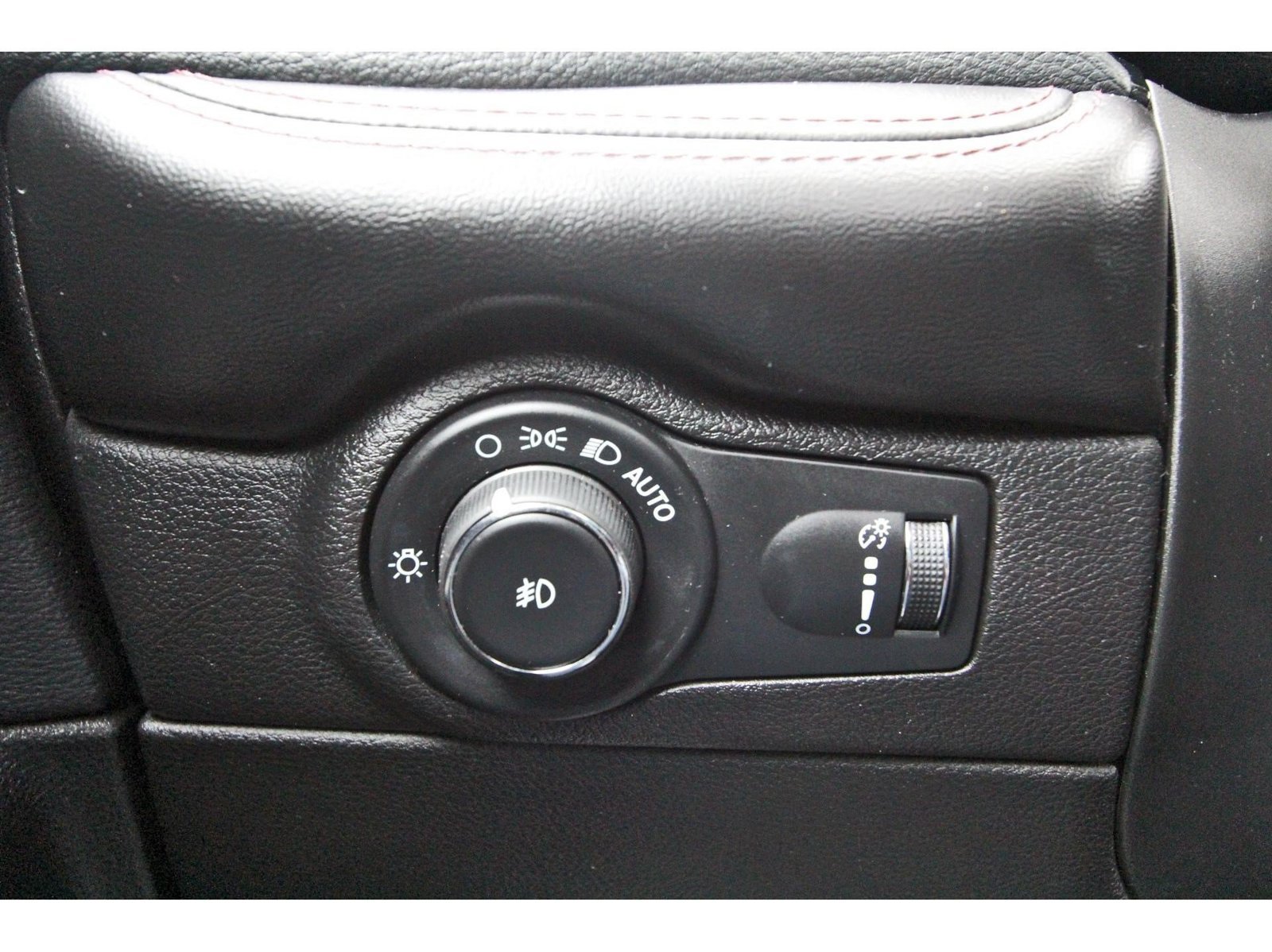 Used 2021 Dodge Durango R/T w/ Blacktop Package RWD image 22