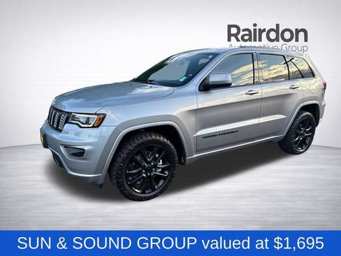 Used 2021 Jeep Grand Cherokee Laredo X AWD/4WD image 3