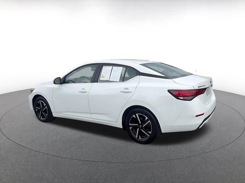 Used 2025 Nissan Sentra SV FWD image 10