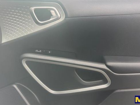 Used 2025 Kia Soul LX image 21