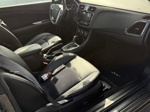 Used 2012 Chrysler 200 S FWD image 7