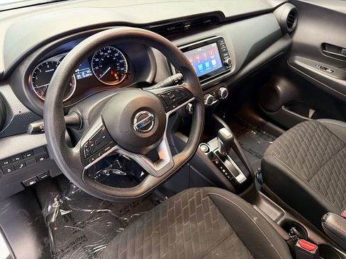 Used 2021 Nissan Kicks S image 7