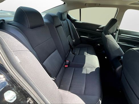 Used 2022 Nissan Altima 2.5 SV w/ SV Premium Package image 17