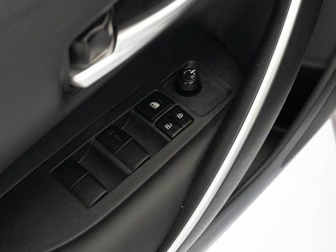 Used 2024 Toyota Corolla SE FWD image 5