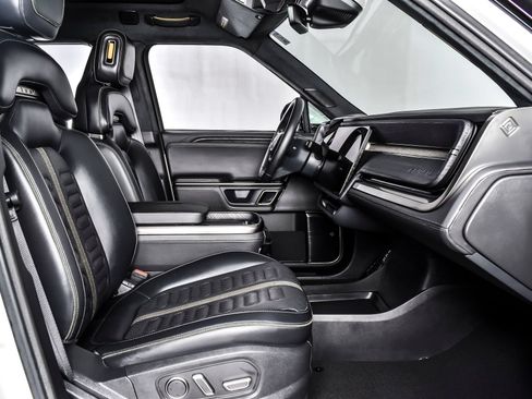 Used 2024 Rivian R1S Adventure AWD/4WD image 26