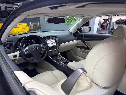 Used 2012 Lexus IS 250C image 8