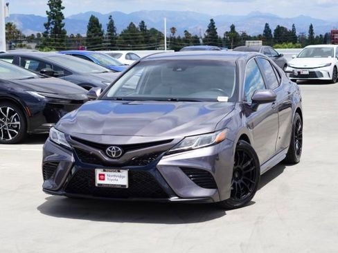 Used 2020 Toyota Camry SE w/ Carpet Mat Package FWD image 5
