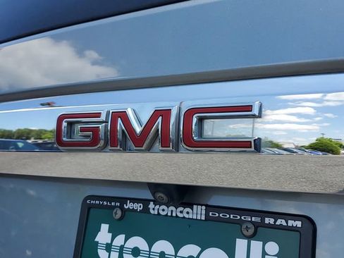 Used 2023 GMC Yukon XL SLT w/ SLT Premium Package AWD/4WD image 9