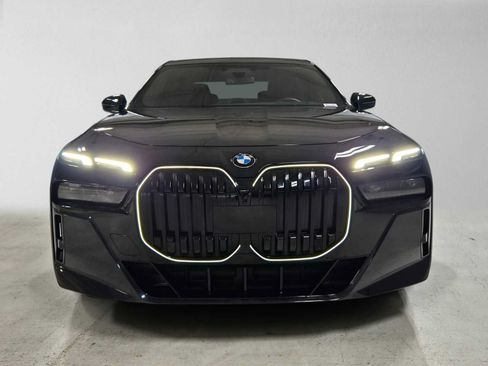 Used 2024 BMW 760i xDrive AWD/4WD image 8