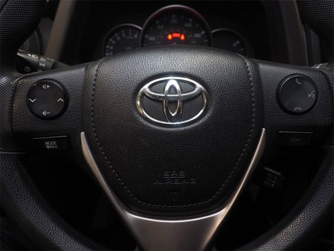 Used 2016 Toyota RAV4 LE image 19